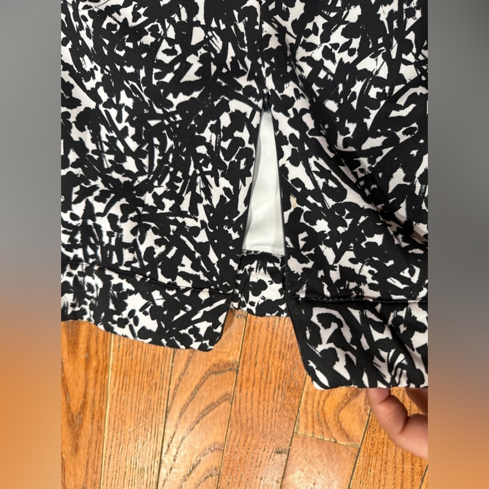 Eloquii Skirt 
Monochrome Abstract Design - Picture 5 of 7